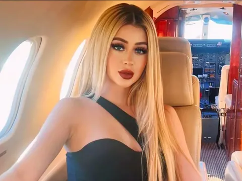 Một người đẹp nổi tiếng bị bắn tử vong khi đang livestream