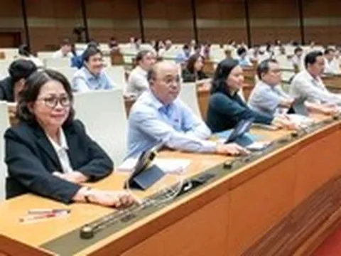 Quốc hội 'chốt' chi hàng chục ngàn tỉ cho cán bộ, công chức nghỉ việc khi tinh gọn