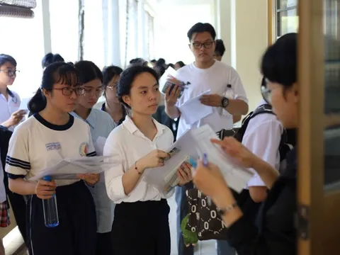 Trước thời điểm Bộ GD&ĐT siết đầu vào đào tạo ngành vi mạch bán dẫn, điểm chuẩn ra sao?