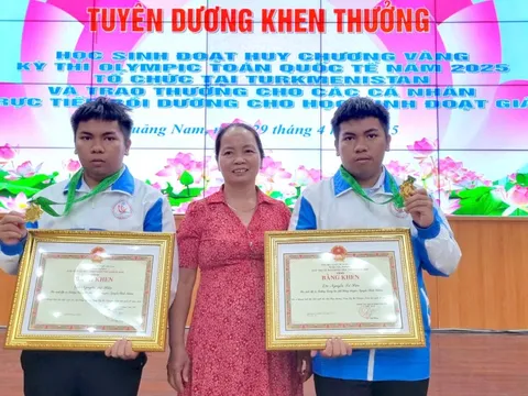 Hai chàng trai 'vàng' của người mẹ nghèo xứ Quảng