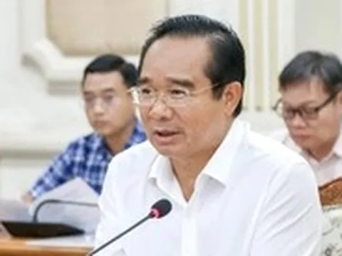 Xây dựng chương trình chuyển đổi xe điện cho toàn bộ tài xế công nghệ và giao hàng hai bánh ở TP.HCM