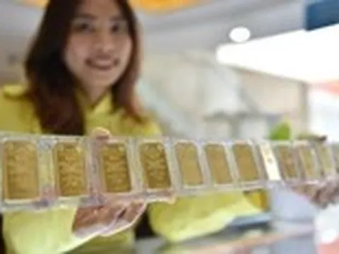 Giá vàng thế giới lao dốc mạnh