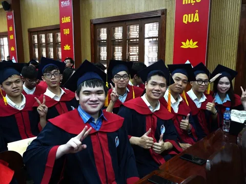 Có nên tồn tại mô hình đại học 2 cấp?