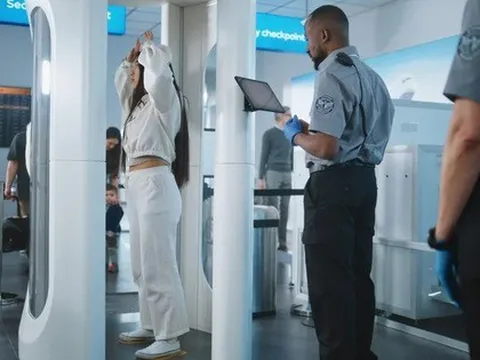 Bí mật bên trong máy quét an ninh sân bay: Thực sự thì chúng 'nhìn' thấy những gì?