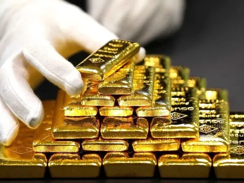 Lý do khiến giá vàng thế giới lao dốc