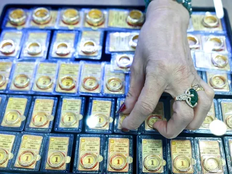 Giá vàng vừa giảm mạnh thế nào?