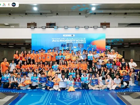 Đông đảo học sinh THCS tham gia tranh tài tại sân chơi công nghệ FPT Schools AI & Robotics Challenge 2025