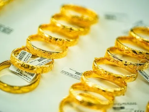 Chiều 21/5: Giá vàng SJC chạm mốc 121 triệu đồng/lượng, giá vàng nhẫn tiếp đà tăng