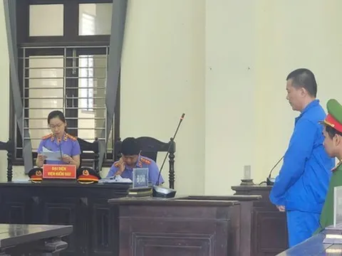 Sếp ngân hàng hạch toán khống gần 14 tỉ đồng để đánh bạc