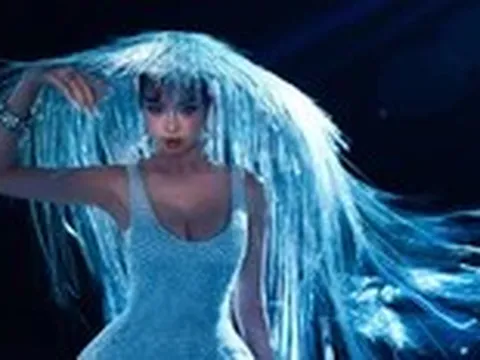 Hoa hậu Thanh Thủy khoe vẻ đẹp trong trẻo, thuần khiết như nước