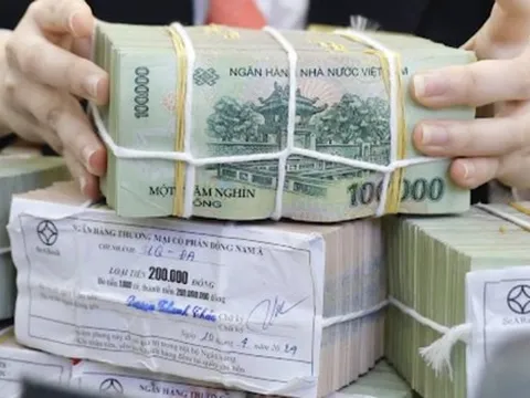 Vì sao người dân vẫn chọn gửi tiền ngân hàng dù các kênh đầu tư đã sôi động?