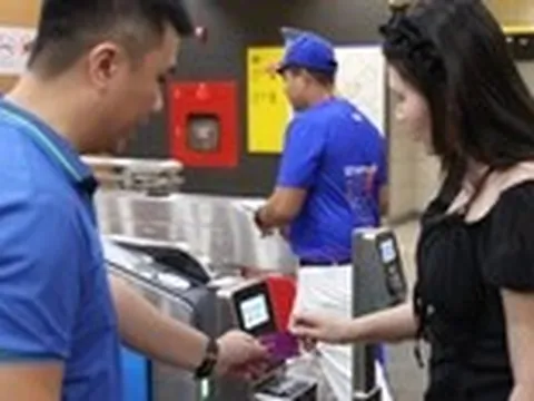 Dùng thẻ ngân hàng đi metro TP.HCM như ở Tokyo, Thượng Hải…
