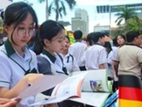 Bạn trẻ Ninh Thuận hào hứng với Chuyến xe hướng nghiệp Đức