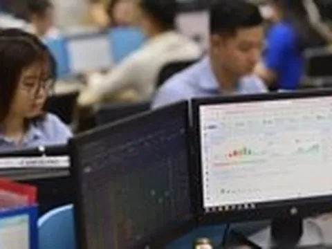 Top 10 doanh nghiệp hiệu quả trên sàn có ngân hàng ‘áp đảo’, cổ phiếu được dự báo ra sao?