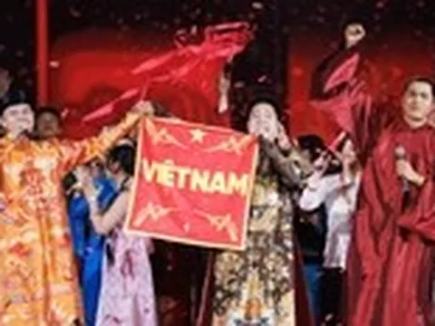 Anh trai vượt ngàn chông gai khởi động 3.300 việc tử tế; IU và Jennie BlackPink bị tố 'đi khách'