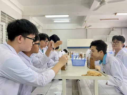 Tuyển sinh lớp 10 năm 2025: Thí sinh háo hức với môn Ngữ văn