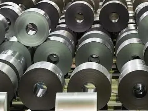 Giá thép tại Trung Quốc chạm đáy 8 năm