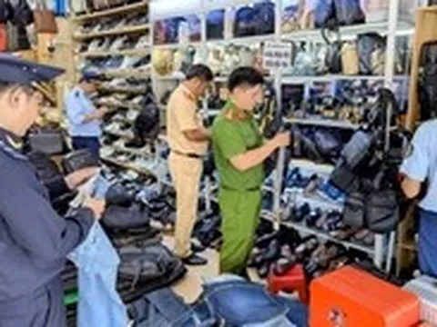 Thu giữ nhiều hàng hóa có dấu hiệu nhập lậu và giả mạo thương hiệu