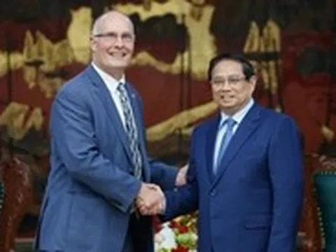 Thủ tướng đề nghị Mỹ có cách tiếp cận cân bằng hơn trong đàm phán thuế quan với Việt Nam