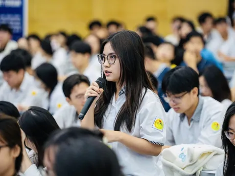 Chủ biên Chương trình Ngữ văn gợi ý học sinh cách làm bài đạt điểm cao