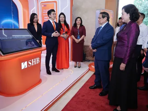 Phó Chủ tịch SHB Đỗ Quang Vinh giới thiệu giải pháp thanh toán tích hợp tại ngày Chuyển đổi số ngành ngân hàng
