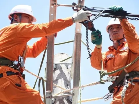 Nắng nóng gay gắt, miền Bắc lại 'ngốn điện' kỷ lục