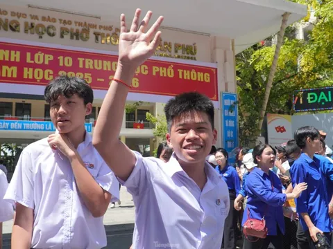 Thí sinh Đà Nẵng cười tươi với đề Văn đậm yếu tố gia đình