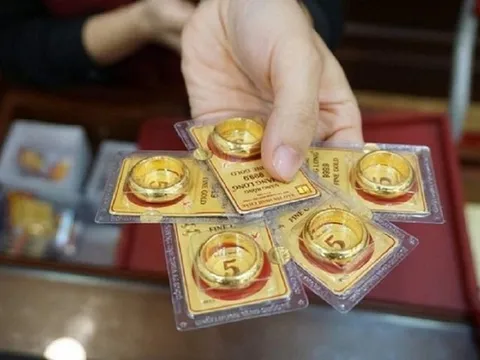 Giá vàng tiếp tục giảm
