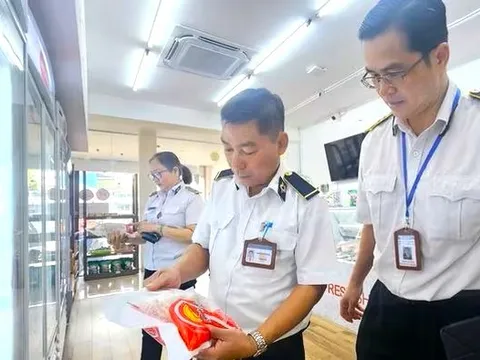 Kiểm tra loạt cửa hàng C.P tại Bình Dương sau thông tin thịt bẩn