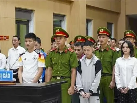 Xét xử đường dây lừa đảo công nghệ cao từ đặc khu Tam giác Vàng, 31 bị cáo lĩnh án
