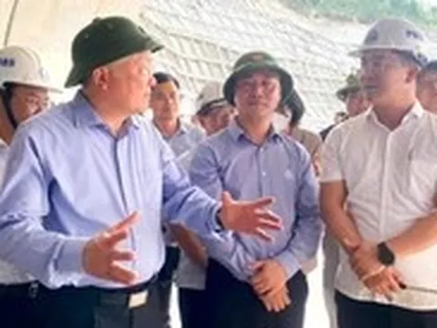 Phó thủ tướng Nguyễn Hòa Bình kiểm tra cao tốc Quy Nhơn - Chí Thạnh