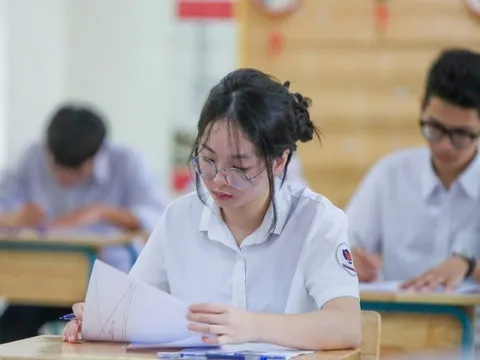 Sáng nay, gần 103.000 thí sinh Hà Nội dự thi vào lớp 10