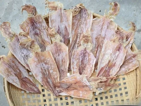 Đã chuyển khoản 110 triệu đồng mua 100kg mực nhưng người bán không cho nhận hàng, người đàn ông Hà Nội báo công an