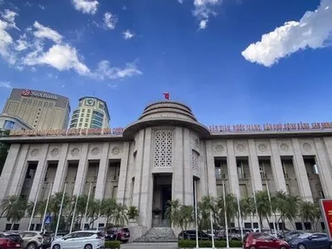 Ngân hàng Nhà nước ế vốn trên thị trường mở, tỷ giá đi ngược xu hướng thế giới vì VND dư thừa?