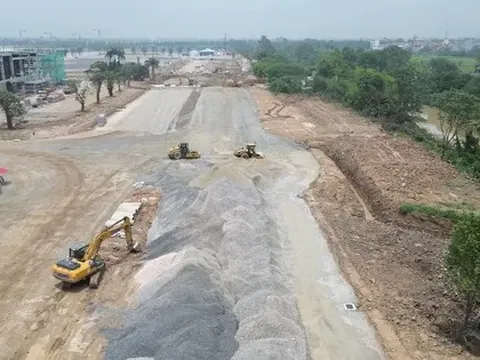 Dự án cầu Tứ Liên: Ngoại thành thi công nhộn nhịp, nội thành vẫn 'nằm yên'