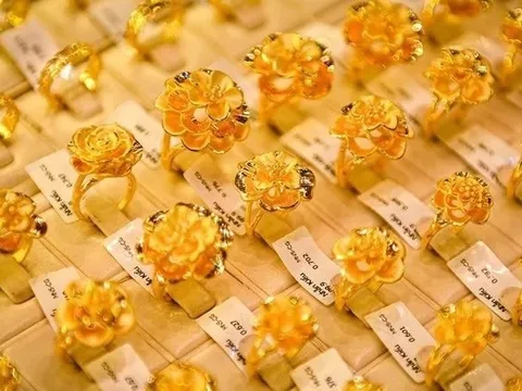 Giá vàng nhẫn, vàng SJC sáng 12/6 tăng sốc
