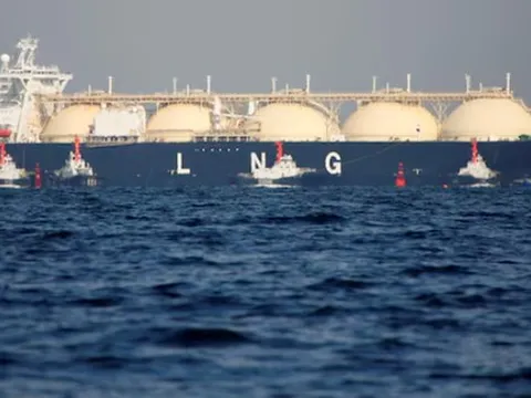 Cứu tinh LNG của châu Âu bất ngờ gặp khó: Vừa ‘chốt đơn’ 160 chuyến hàng để giải quyết thiếu hụt, người dân thường xuyên bị mất điện