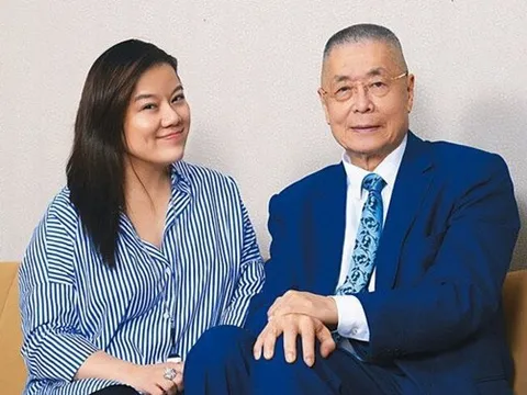 "Ngưu Ma Vương" U90: Hạnh phúc bên vợ kém 37 tuổi và con trai 2 tuổi