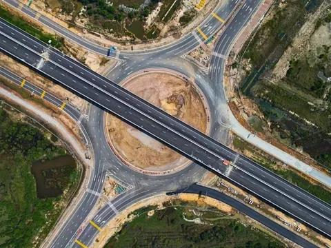 Thông xe gần 30km nối Long An với cảng Hiệp Phước và sân bay Long Thành, nhà đầu tư bắt đầu gom đất
