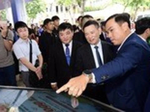 Phó thủ tướng: Phát triển thanh toán không tiền mặt phải song hành với bảo vệ người dùng