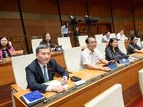 Quốc hội thông qua Luật Hóa chất sửa đổi: Quy định kiểm soát chặt mua bán hóa chất