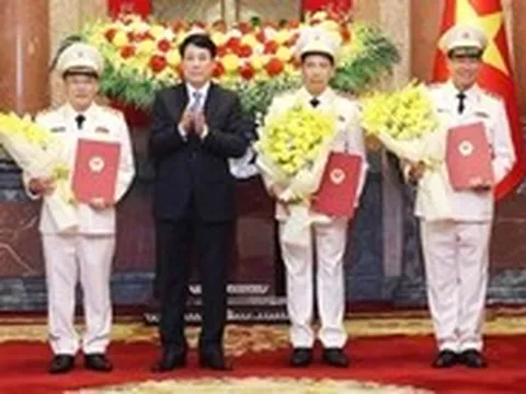 Chủ tịch nước thăng cấp bậc hàm thượng tướng cho 3 thứ trưởng Bộ Công an
