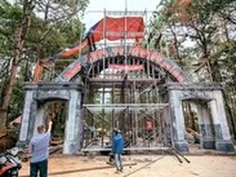 Gia Lai yêu cầu TP Pleiku báo cáo vụ xây cổng chào Biển Hồ