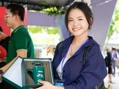 Khán giả ‘Đấu trí với NoTi', nhận quà hấp dẫn tại Ngày không tiền mặt