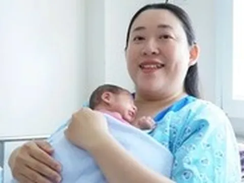 Trao tặng giọt sữa mẹ yêu thương