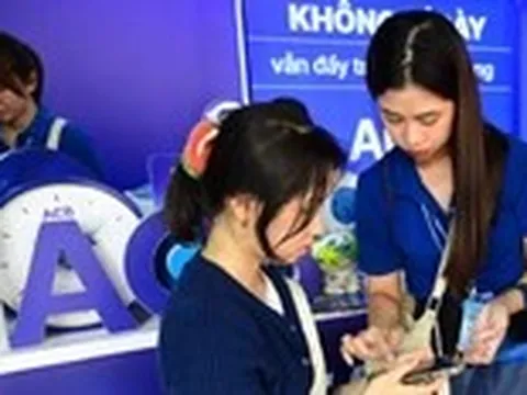 'Người nhà khen quá, mình chốt mở thẻ ACB để tiện mua sắm, kinh doanh'