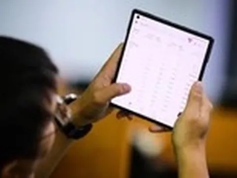 Cổ phiếu dầu khí nổi sóng, chứng khoán Việt Nam bất ngờ tăng rất mạnh