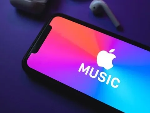 Sếp Apple Music chỉ trích mạnh mẽ các dịch vụ nghe nhạc miễn phí, gọi đó là "sai lầm khủng khiếp"