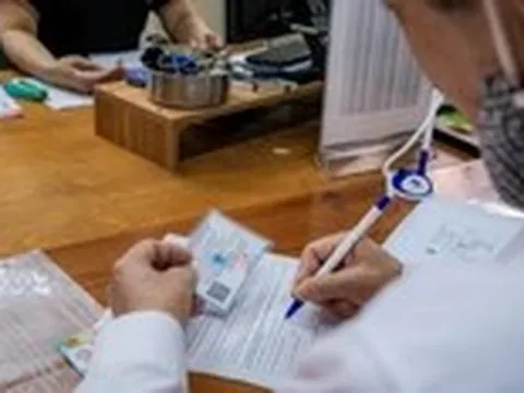 Đăng ký bảo hiểm y tế ở phòng khám đa khoa, chuyển sang khám tại bệnh viện được không?