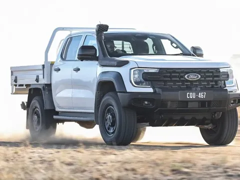 Ford Ranger 'siêu trường' giá gấp đôi bản thường, vẫn phải thêm tiền để có 'thùng hàng' đúng nghĩa, máy V6 chỉ 206 mã lực, kéo được 4,5 tấn hàng